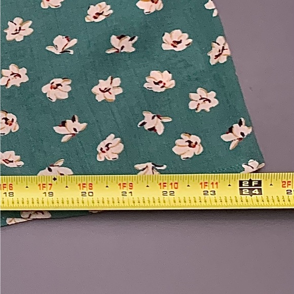 BillaBong Blouse Size Large Cold Off Shoulder Green Floral Oversized Flowy Boho - Picture 6 of 15